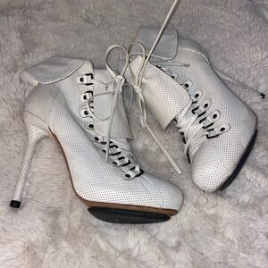 LAMB white perforated leather lace up ankle booties stiletto size 8